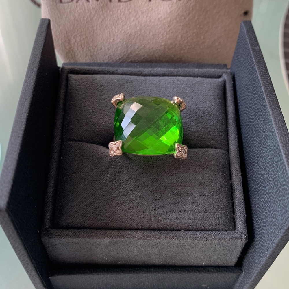 Peridot cushion on point 20mm
